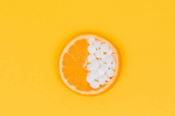 Quels compléments alimentaires sont recommandés pour une peau saine ?
