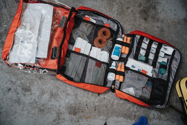 Quel matériel médical avoir chez soi pour les premiers secours ?