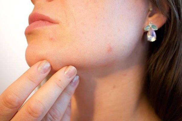 Quels produits utiliser pour une routine de soin du visage efficace ?